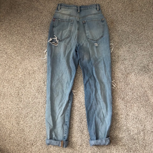 BDG High-Rise Mom Jean Destroyed Light Wash - Picture 6 of 7